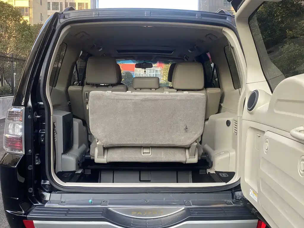 Mitsubishi V97 2019 3.8L AT