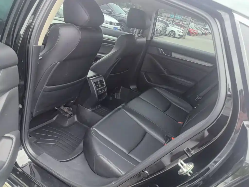 Honda Accord — миниатюра 17