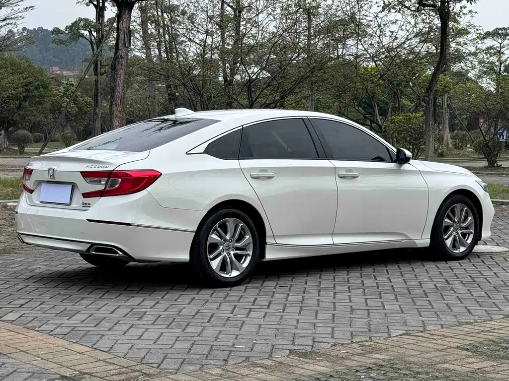 Honda Accord — миниатюра 4