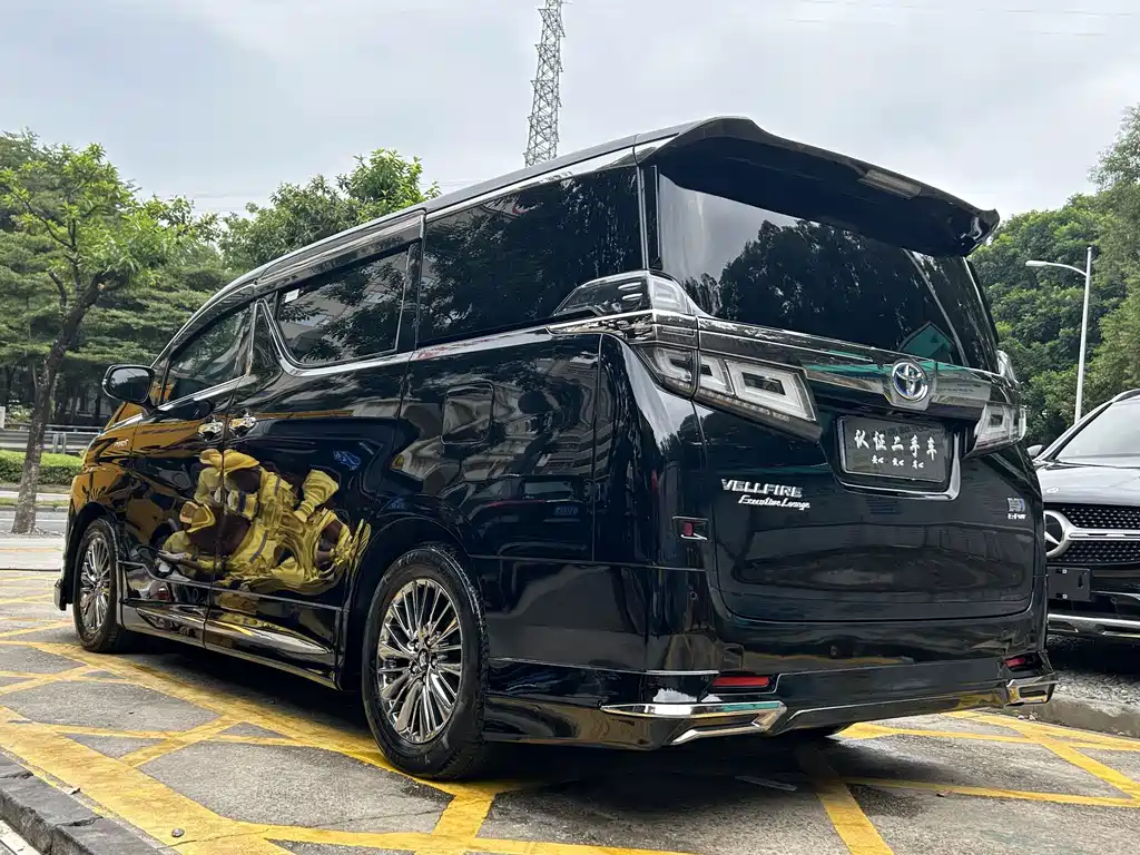 Toyota Vellfire — миниатюра 5