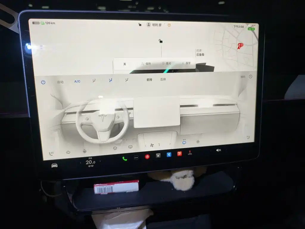 Tesla Model Y — миниатюра 9