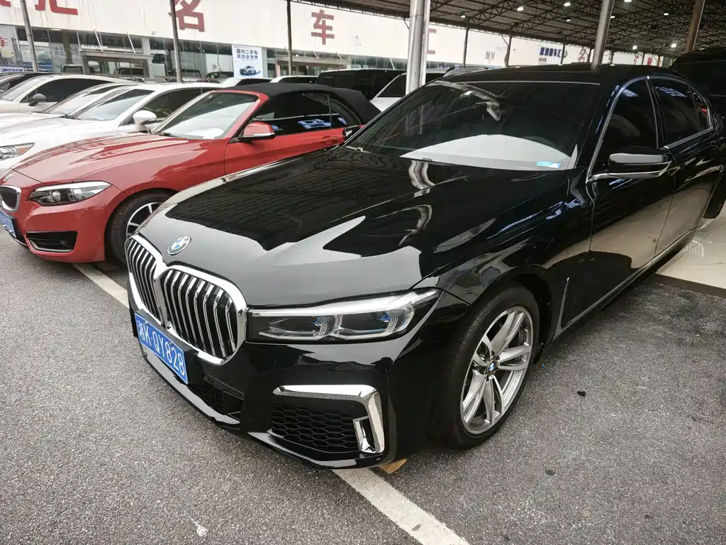 BMW 7 Series — миниатюра 8