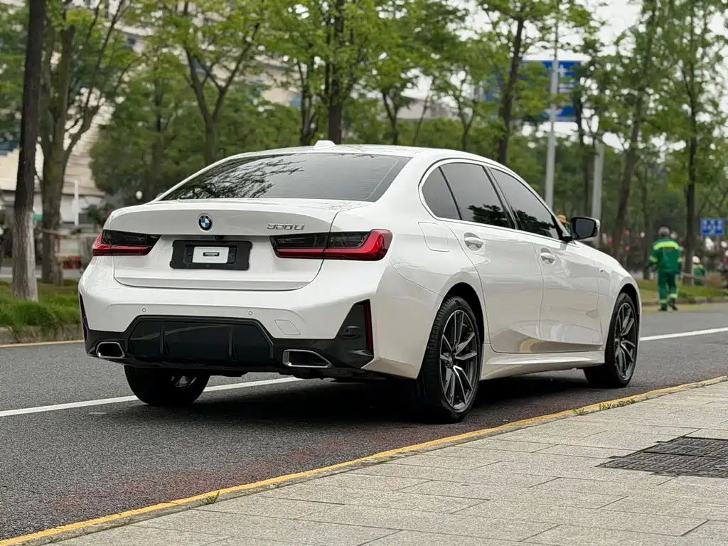 BMW 3 Series — миниатюра 4