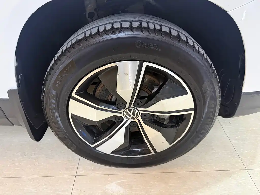 Volkswagen Tharu — миниатюра 9