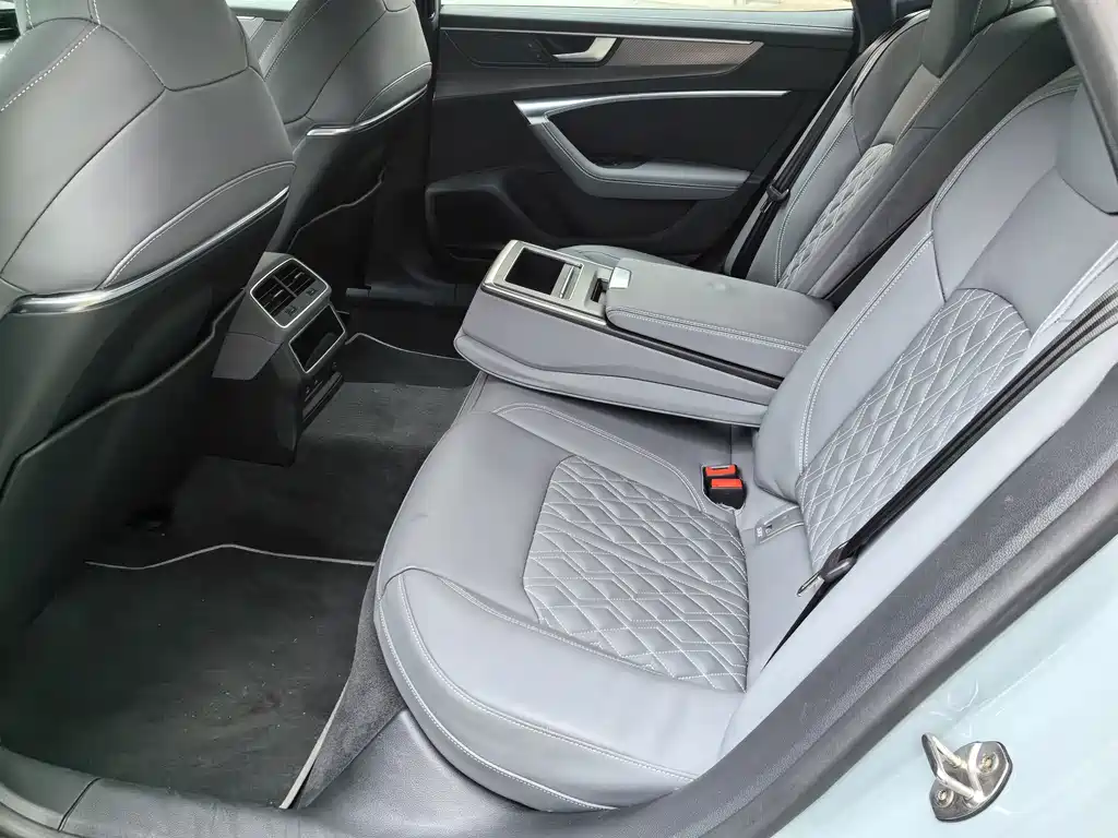 Audi A7L — миниатюра 4