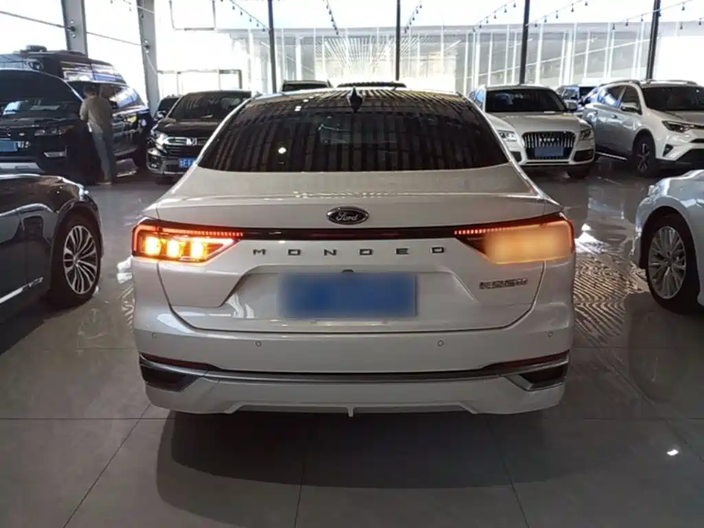Ford Mondeo — миниатюра 6