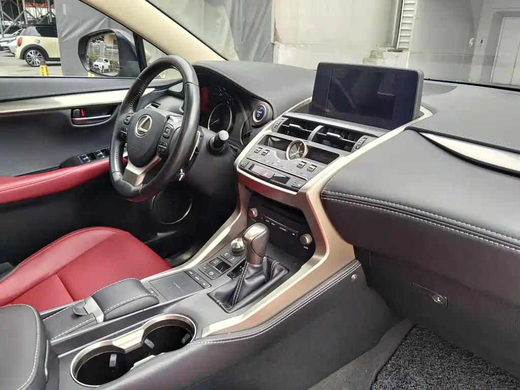 Lexus NX — миниатюра 6