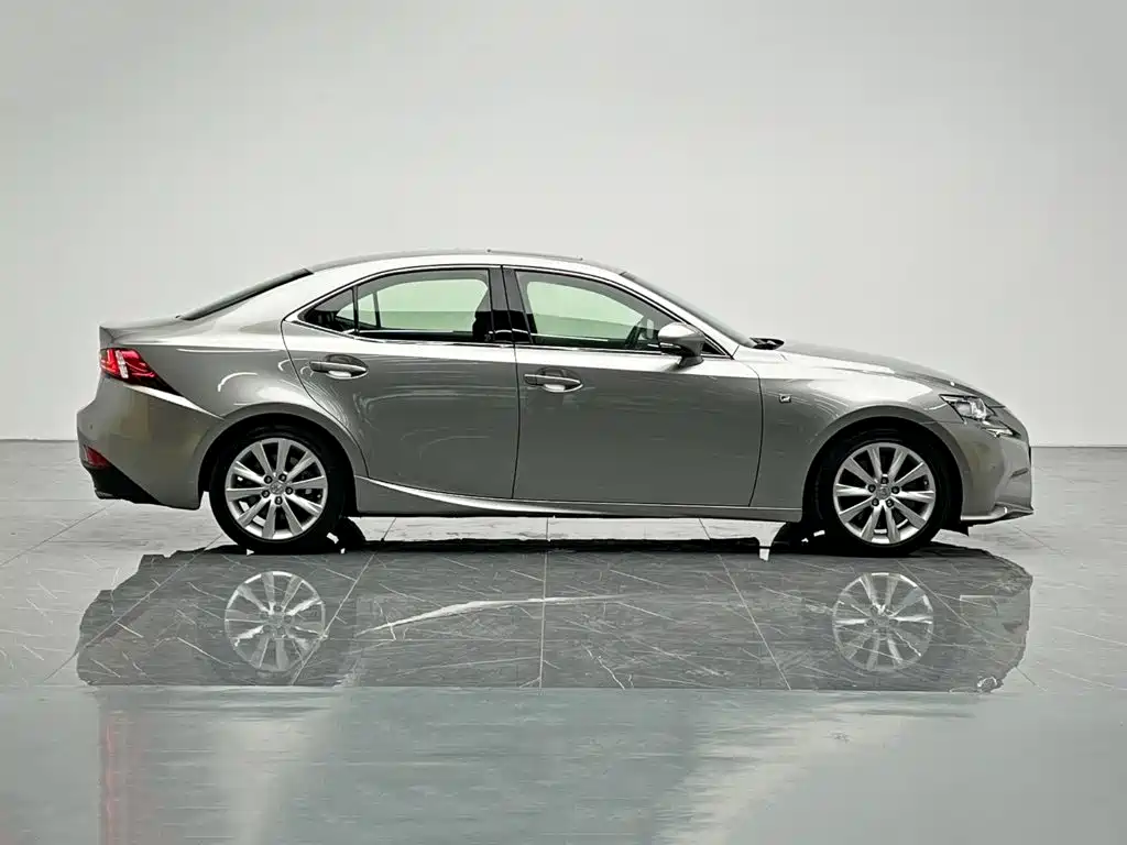 Lexus IS — миниатюра 7