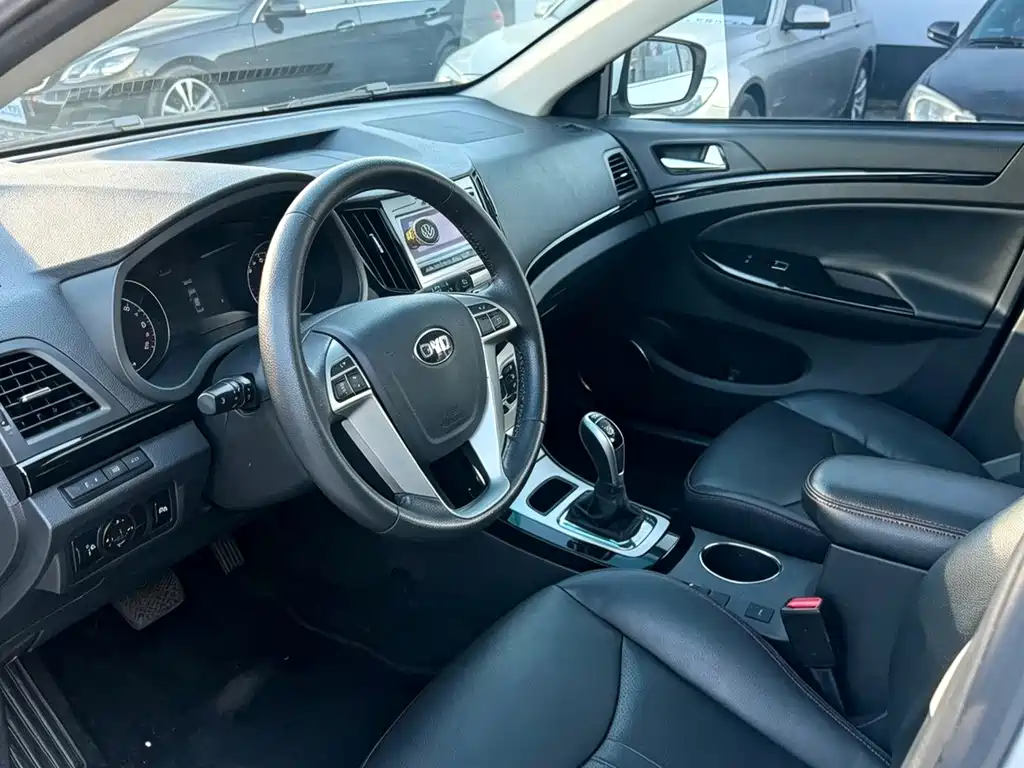 BYD e5 — миниатюра 8