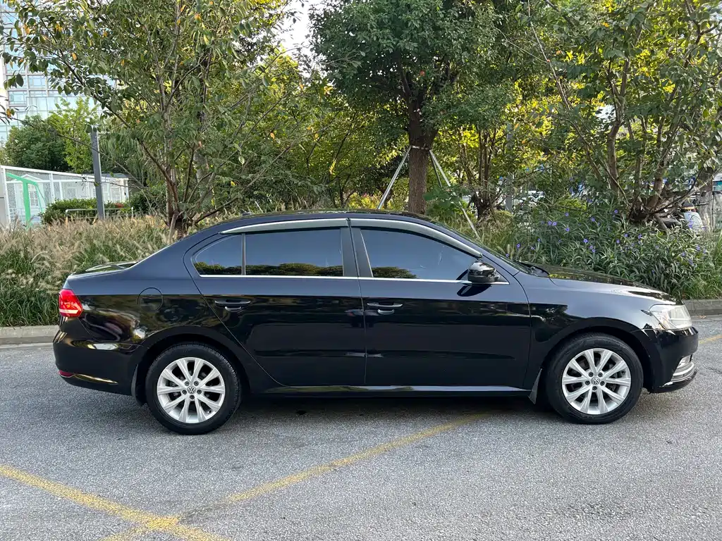 Volkswagen Lavida — миниатюра 4