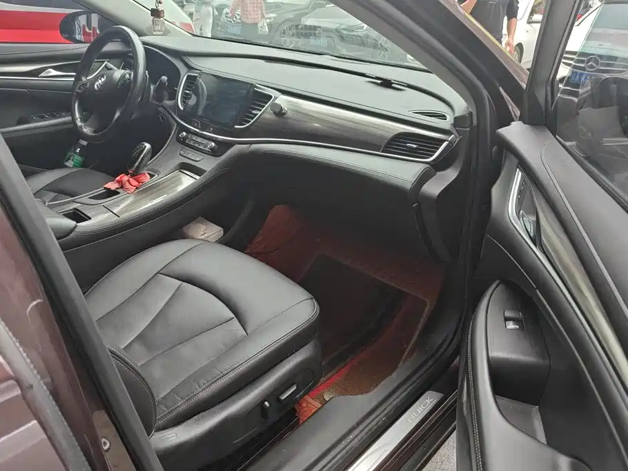 Buick LaCrosse — миниатюра 8