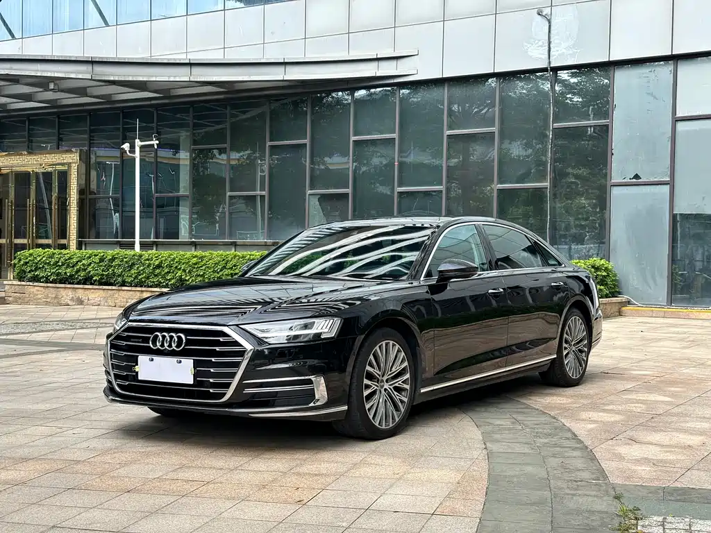 AUDI A8