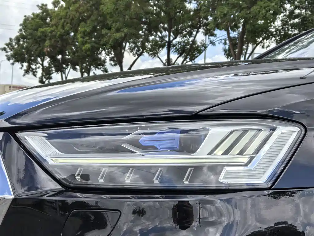 Audi A8 — миниатюра 6