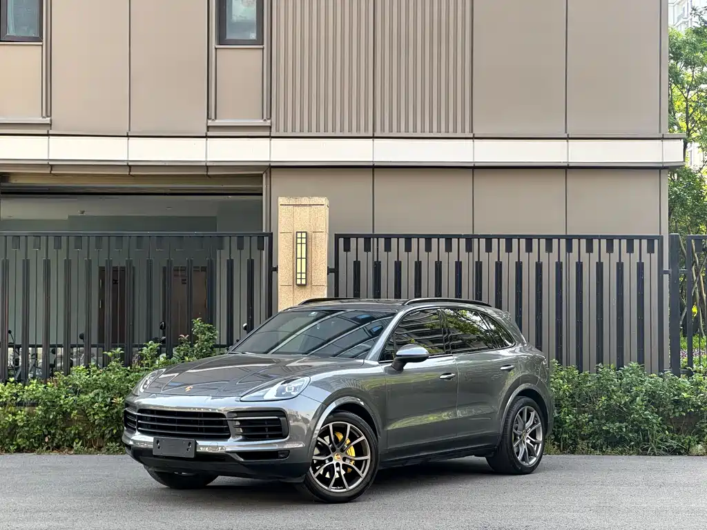 Porsche Cayenne 2022