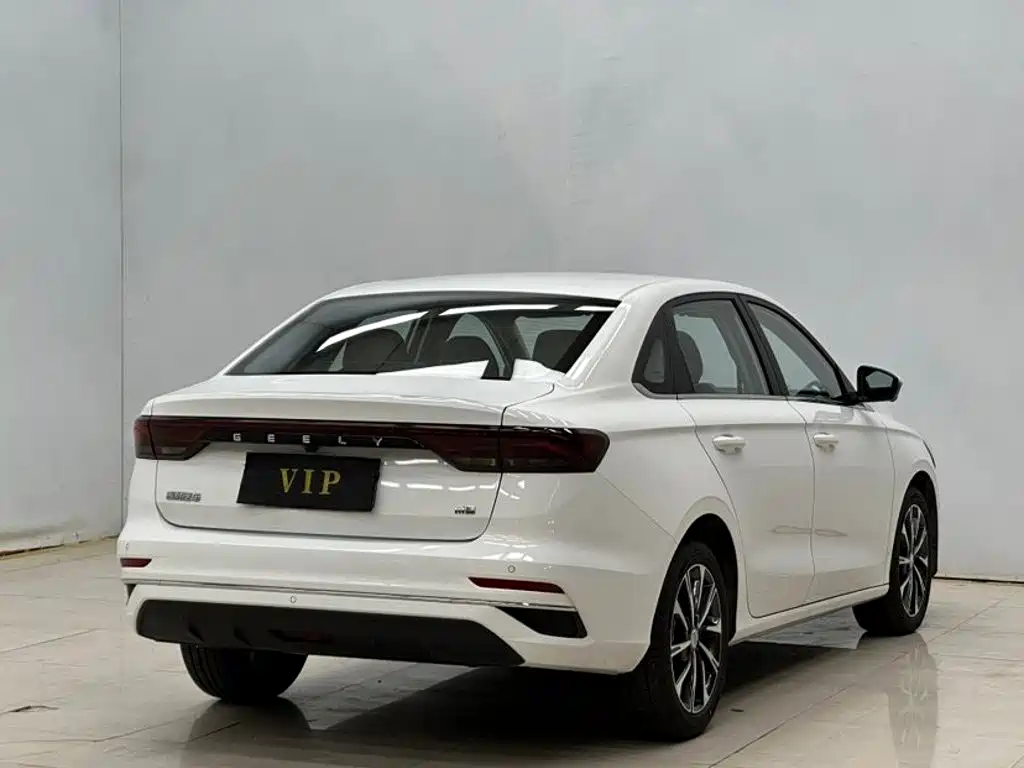 Geely Emgrand — миниатюра 9