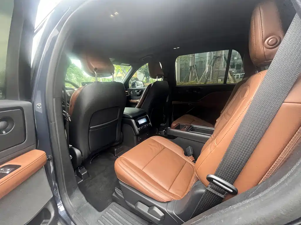Lincoln Aviator — миниатюра 4