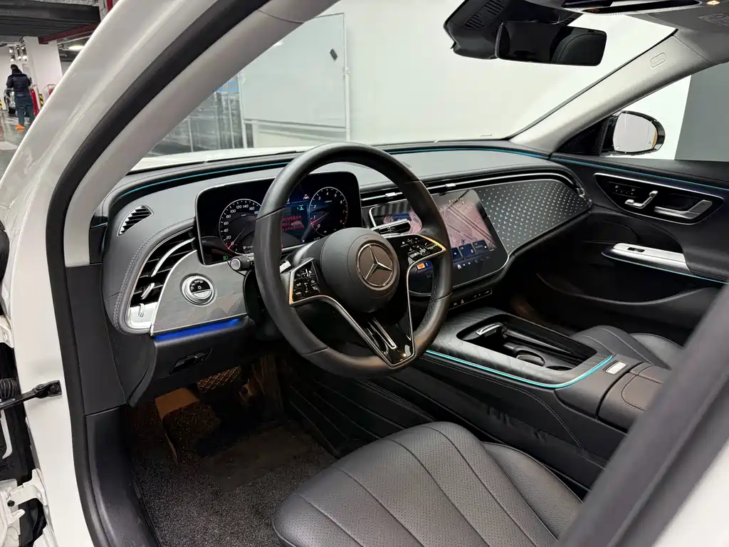 MERCEDES-BENZ E CLASS