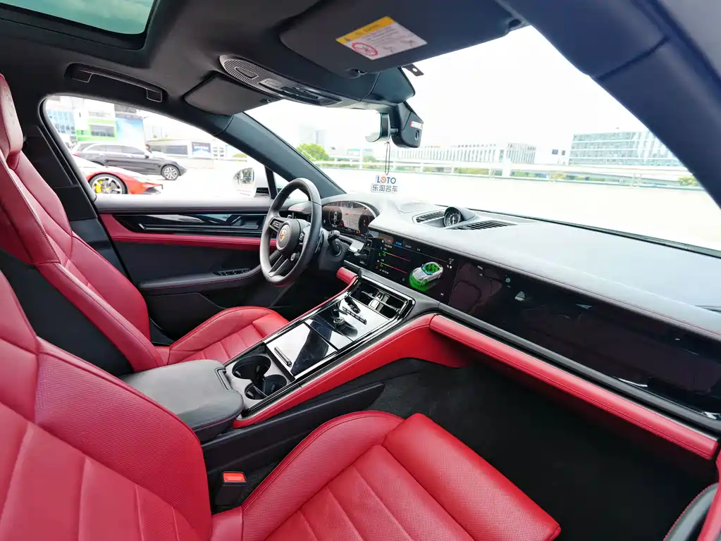 Porsche Panamera — миниатюра 10