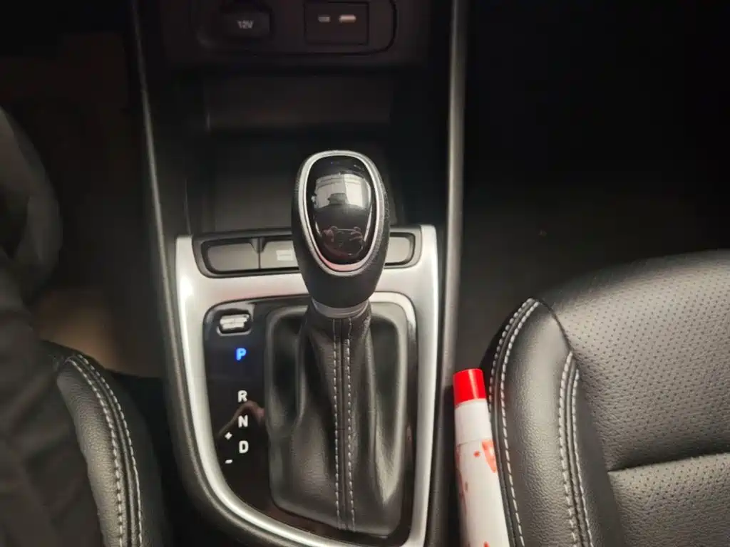 Hyundai Elantra — миниатюра 14