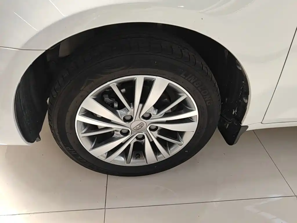 Geely Emgrand — миниатюра 23