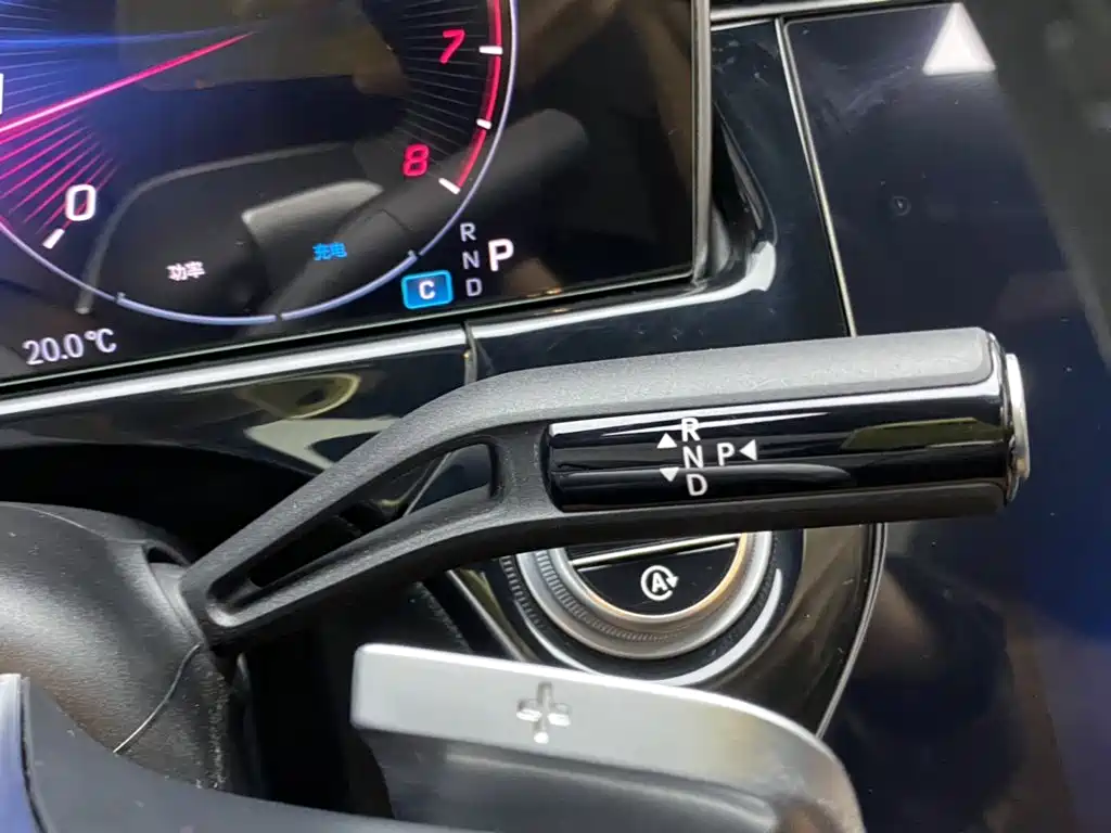 Mercedes-Benz E-Class — миниатюра 20