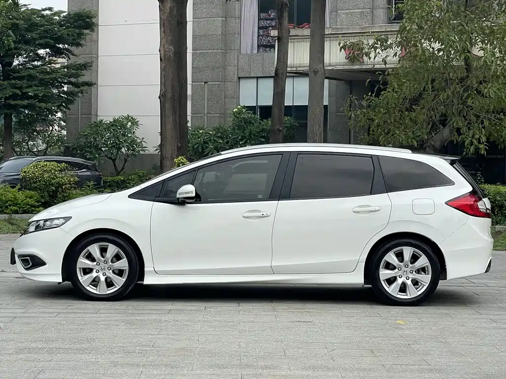 Honda Jade 2013 1.8L AT Comfort 5 мест