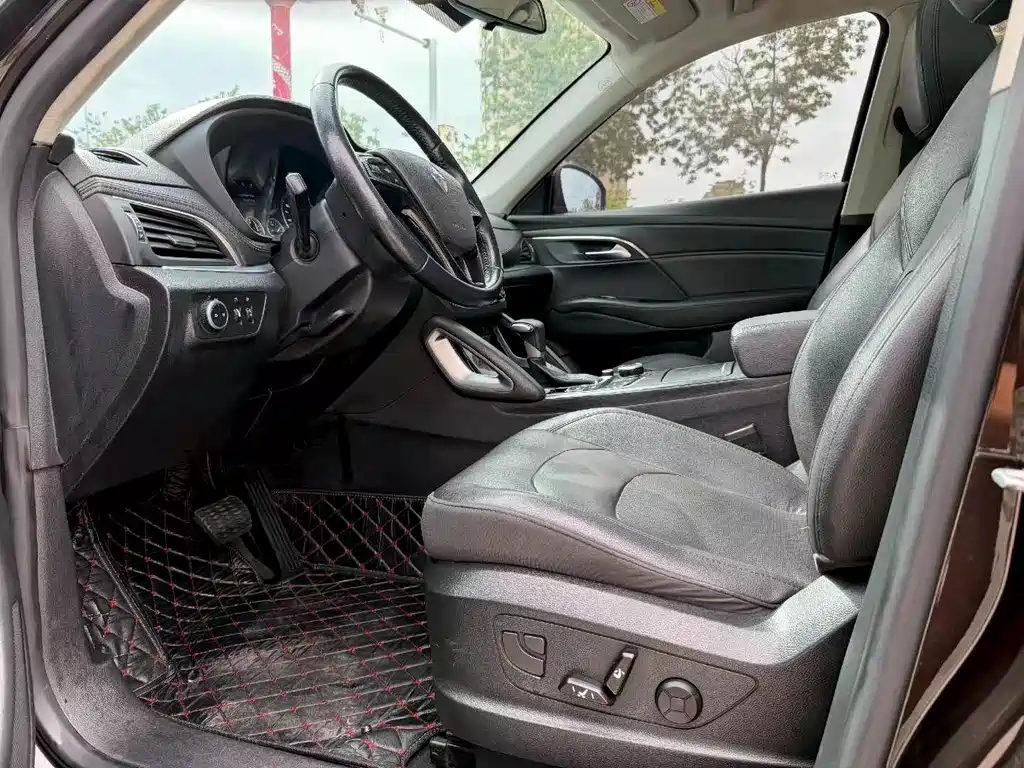 Borgward BX7 — миниатюра 4
