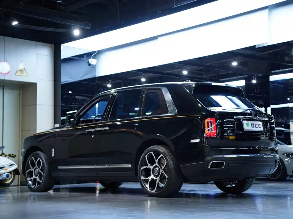 Rolls-Royce Cullinan — миниатюра 17