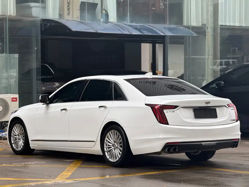 CADILLAC CT6