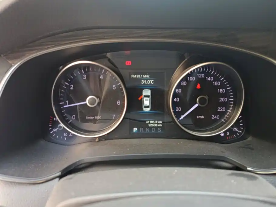 Hongqi Hongqi H7 — миниатюра 14