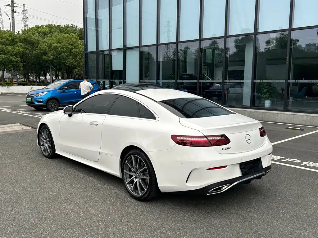 Mercedes-Benz E-Class (Import) — миниатюра 18