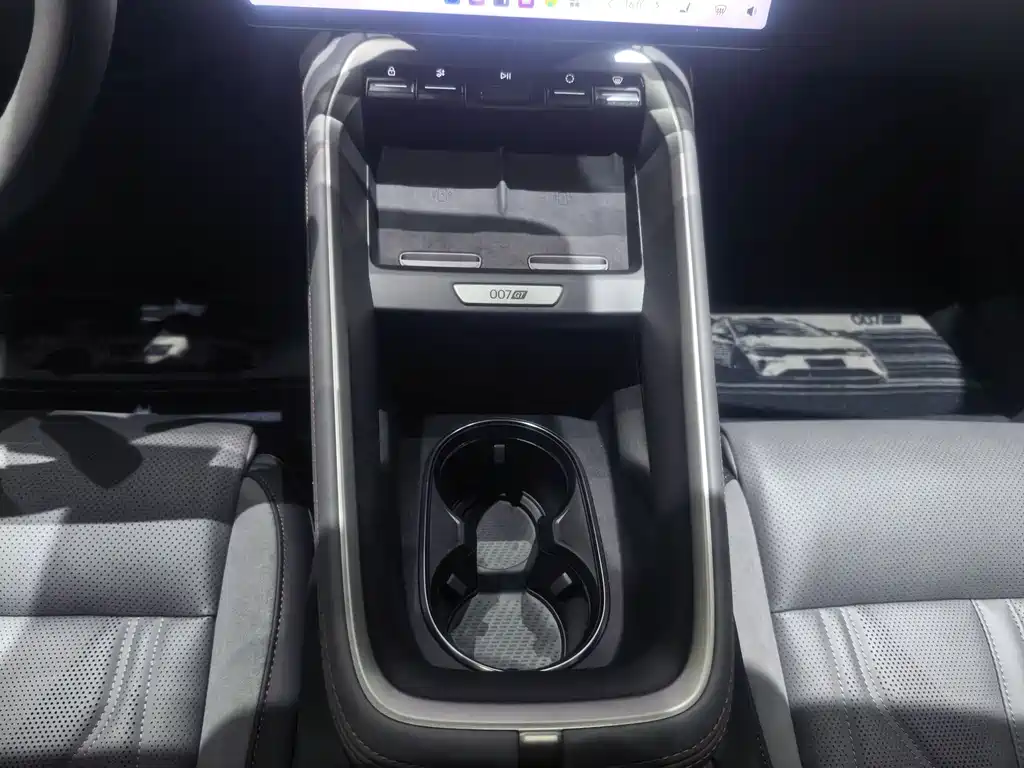 Zeekr 007GT — миниатюра 15