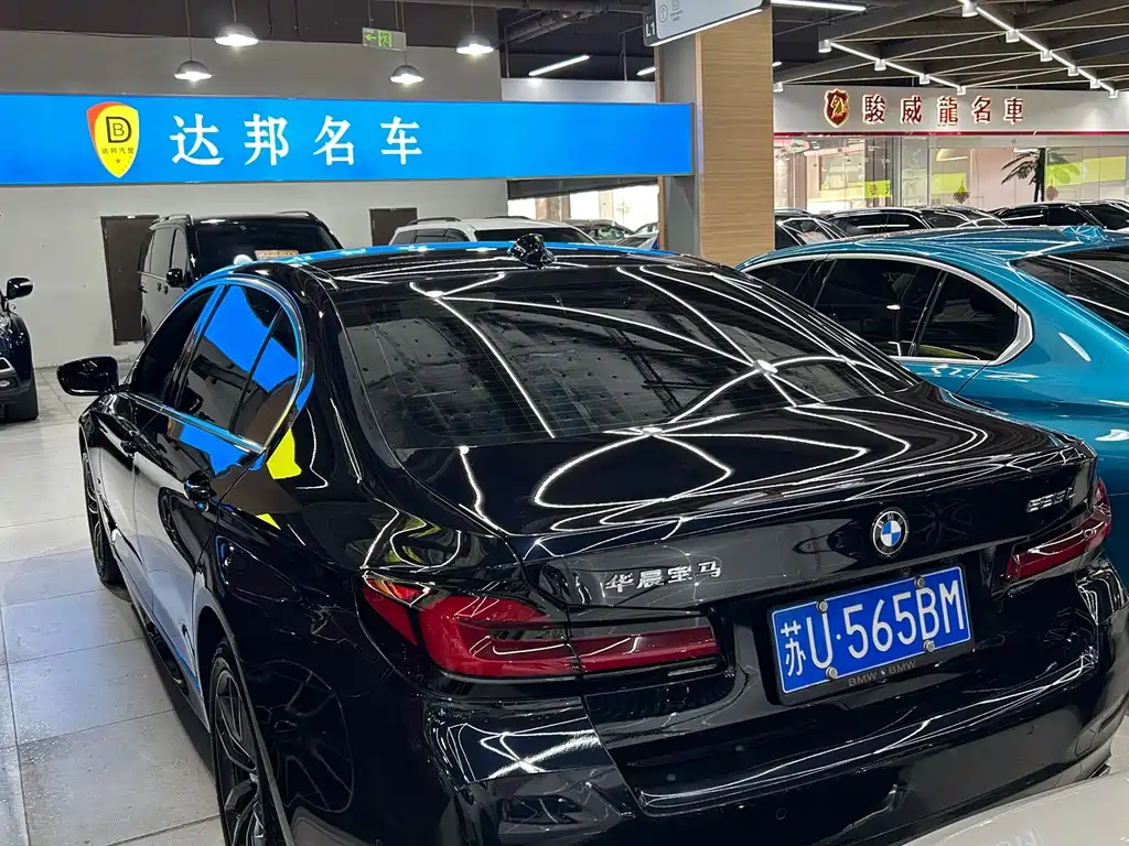 BMW 5 Series — миниатюра 6