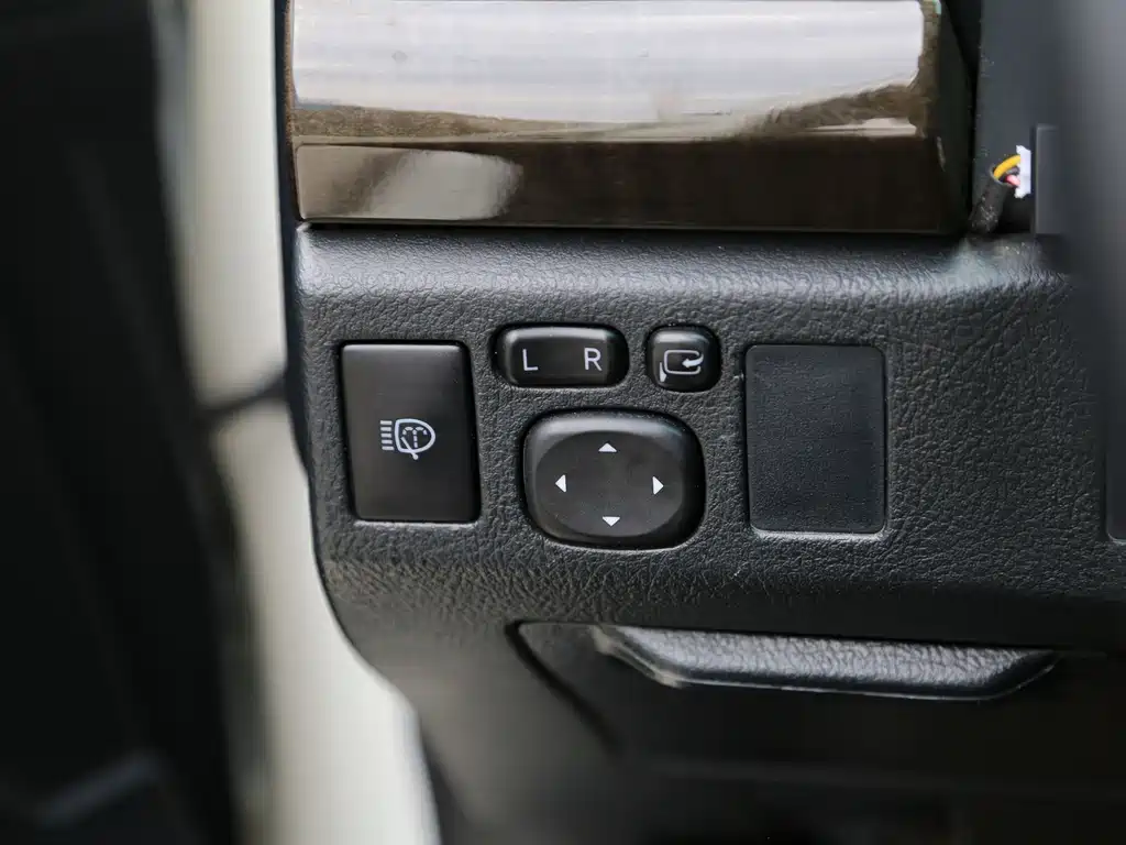 Toyota Reiz — миниатюра 10