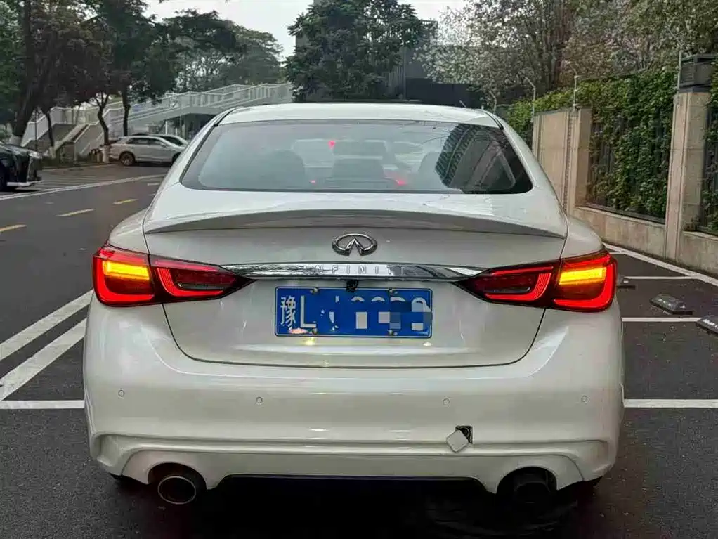 INFINITI Q50L