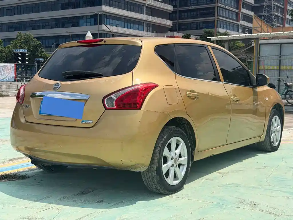 Nissan Tiida — миниатюра 5