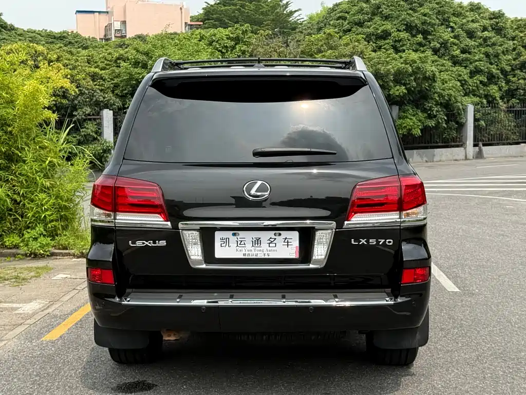 Lexus LX — миниатюра 9