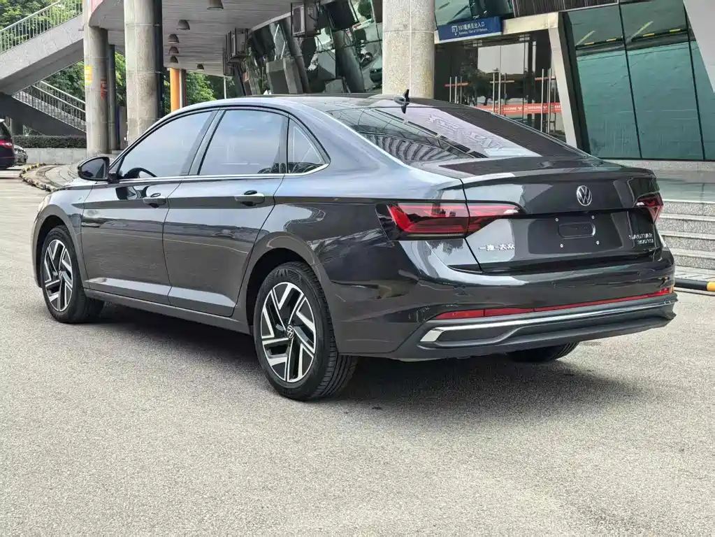 Volkswagen Sagitar — миниатюра 6