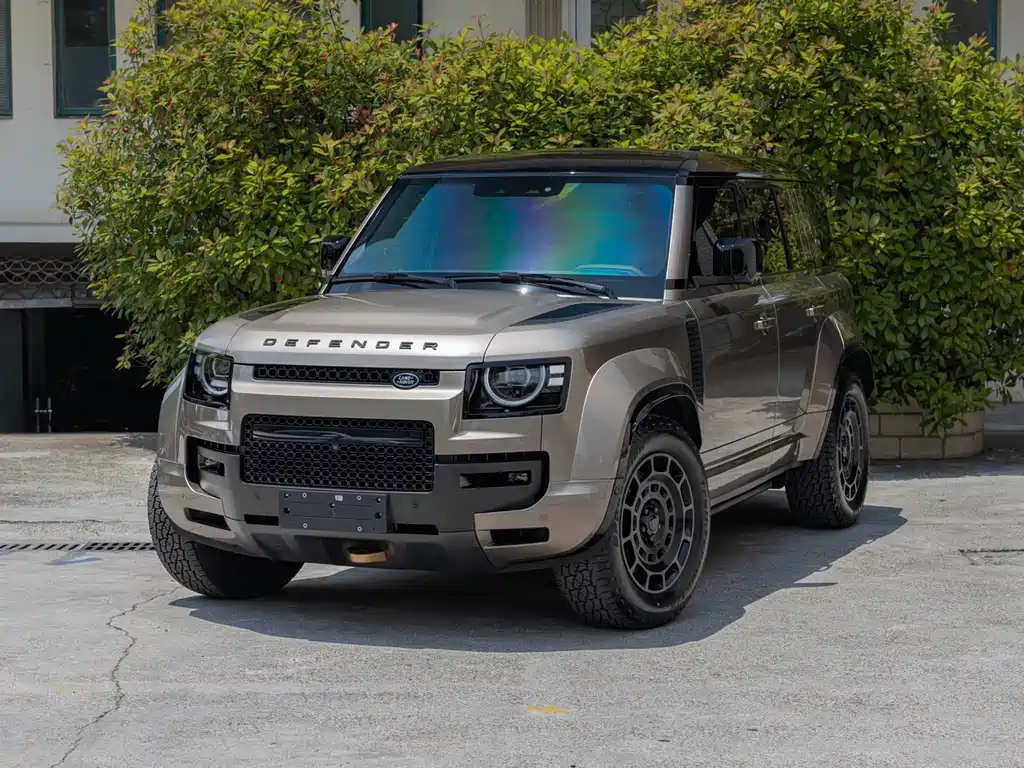 Land Rover Defender 2026