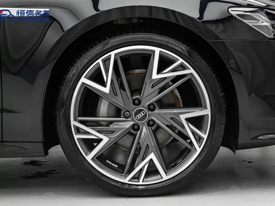 Audi A7L 2024 45 TFSI quattro S-line