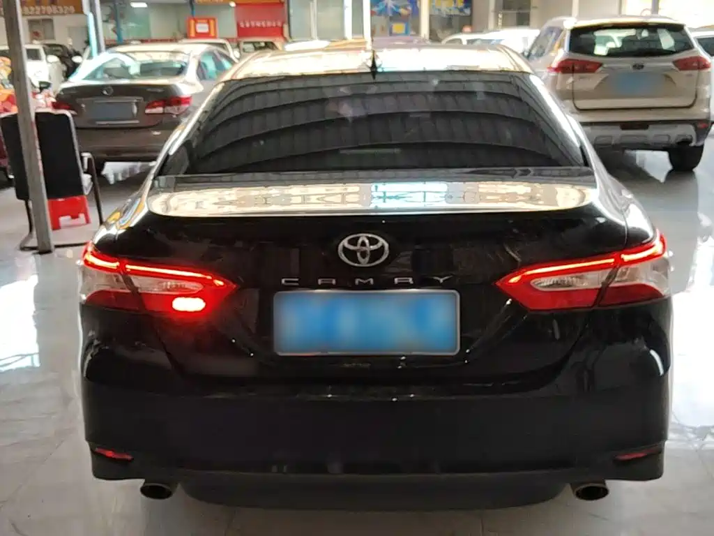 Toyota Camry — миниатюра 6
