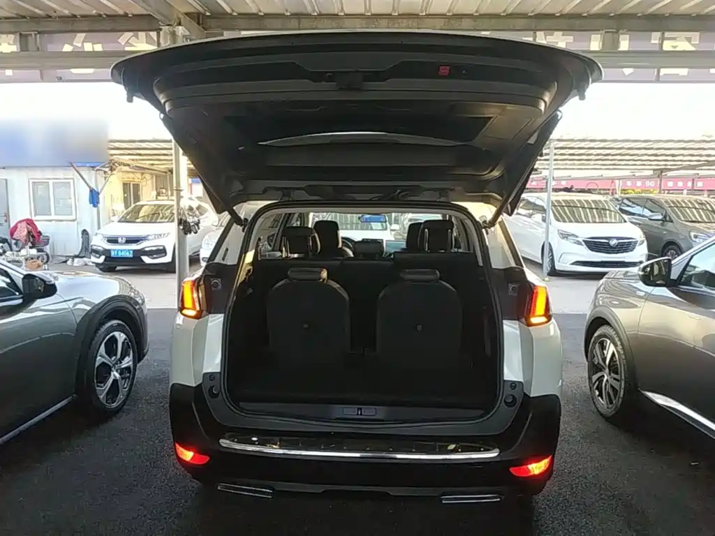 Peugeot 5008 — миниатюра 19