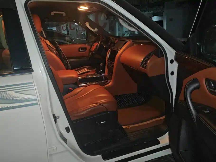 Nissan Patrol — миниатюра 8