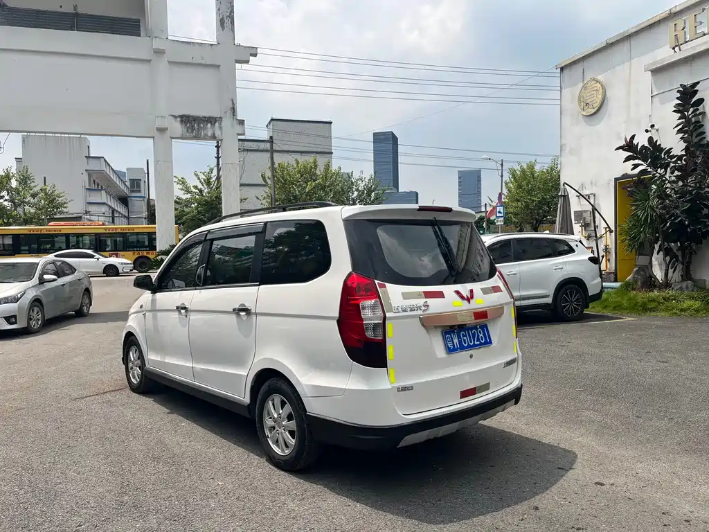 Wuling Hongguang — миниатюра 7