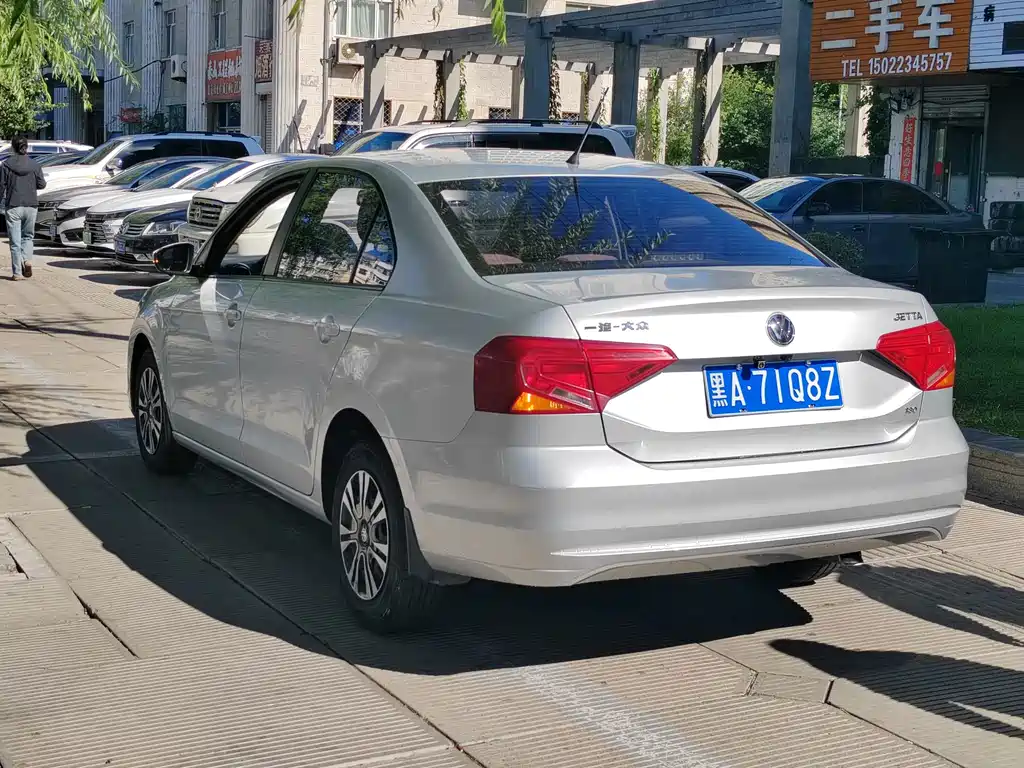 Volkswagen Jetta — миниатюра 6