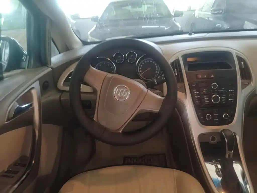 Buick Excelle — миниатюра 11