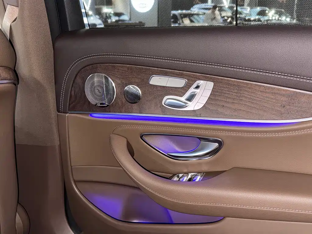Mercedes-Benz E-Class — миниатюра 56