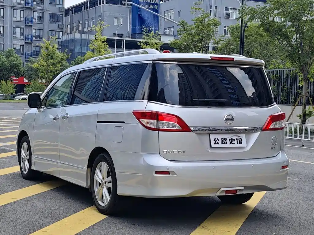Nissan Quest — миниатюра 3