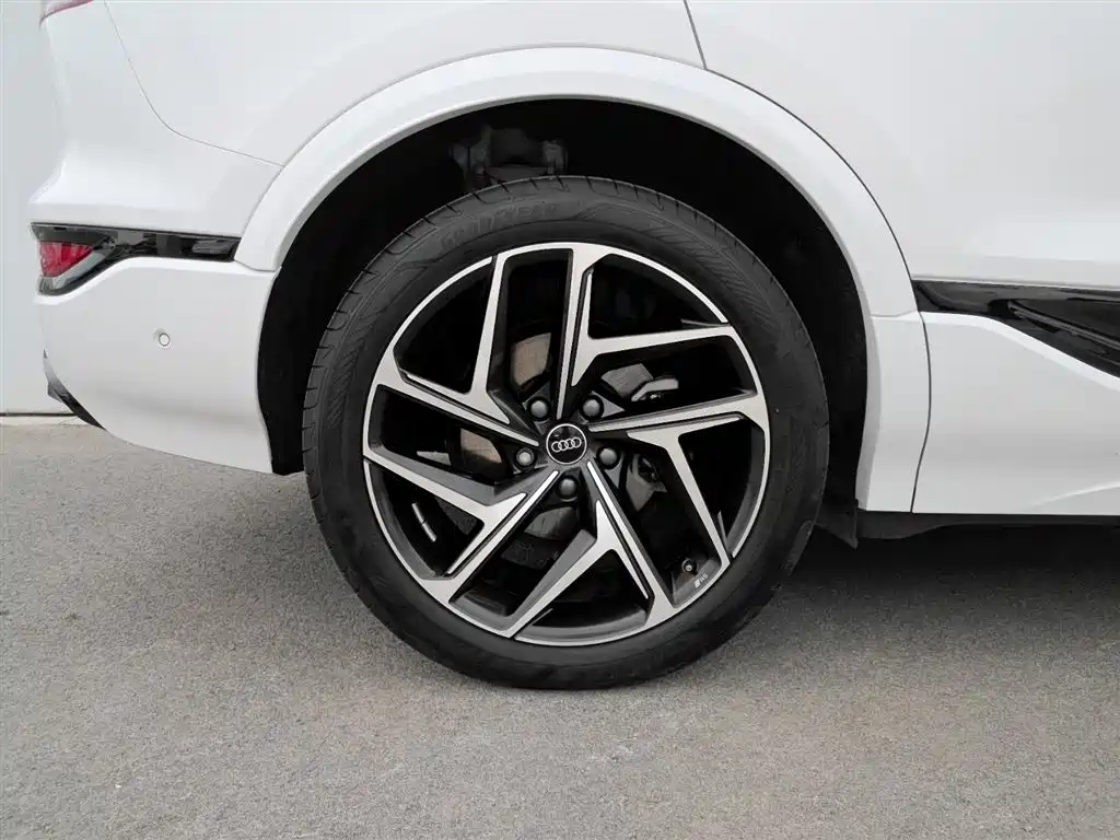 Audi Q6L e-tron id 4515283 из Китая 27