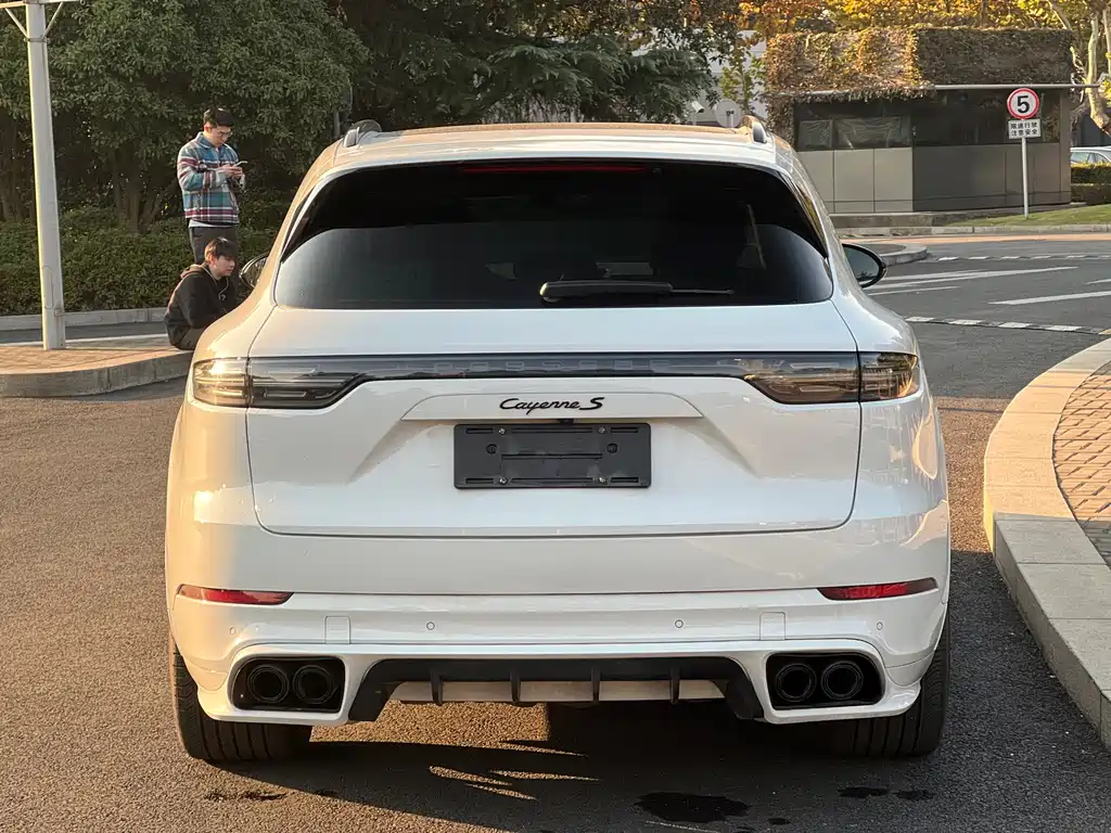 PORSCHE CAYENNE